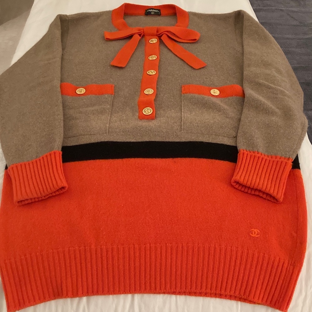 CHANEL Vintage Lush Cashmere Women's Tan and Orange Sweater; Ladies size Medium - Picture 8 of 16